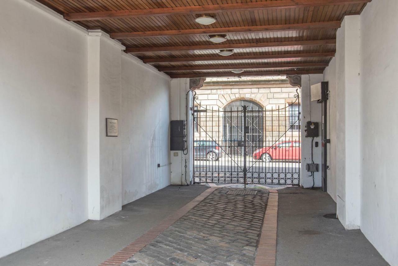 Fabulous Stylish Flat In Merchant City & Free Secure Parking Glasgow Extérieur photo
